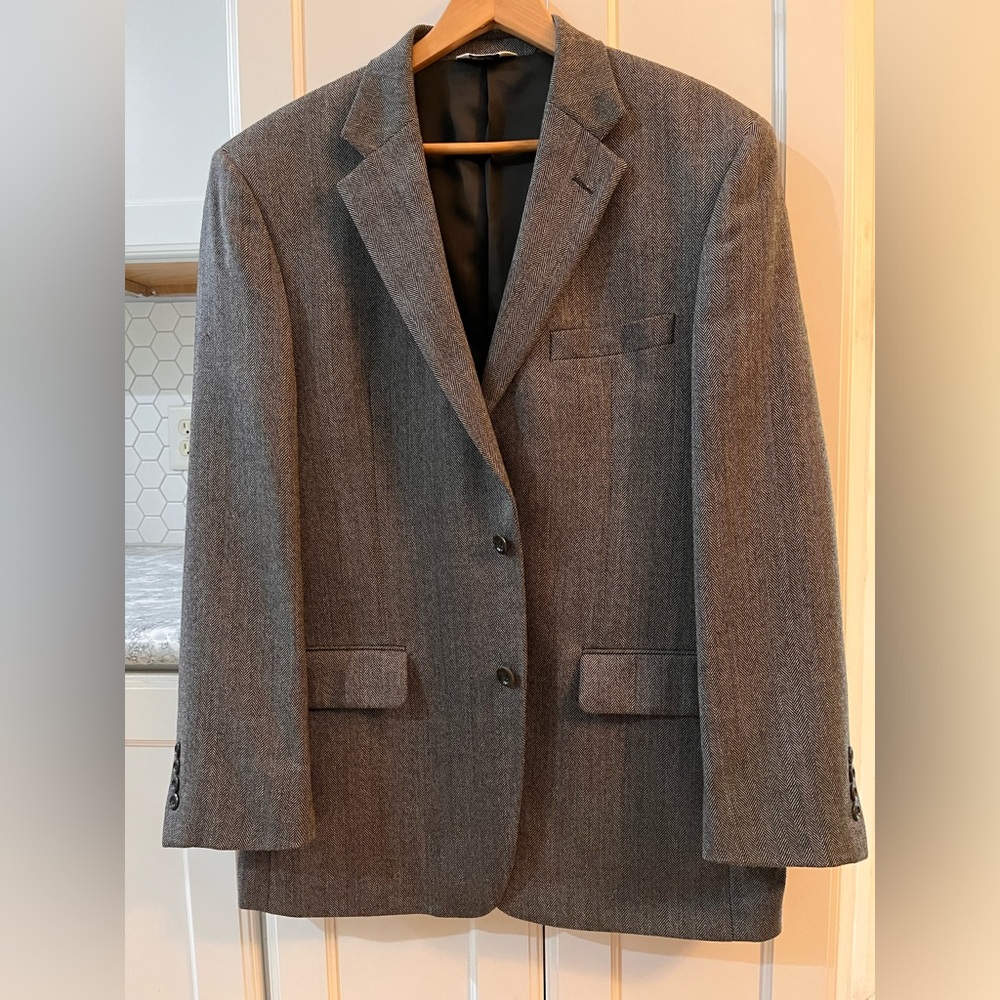 NWOT-42R lambswool men’s sport coat. Joseph & Feiss International. Elegant.